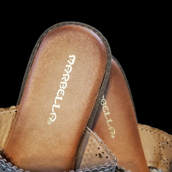 Marbella Slip on Sandals in Tan with Copper metal adds. Size 8M. - Picture 2 of 5